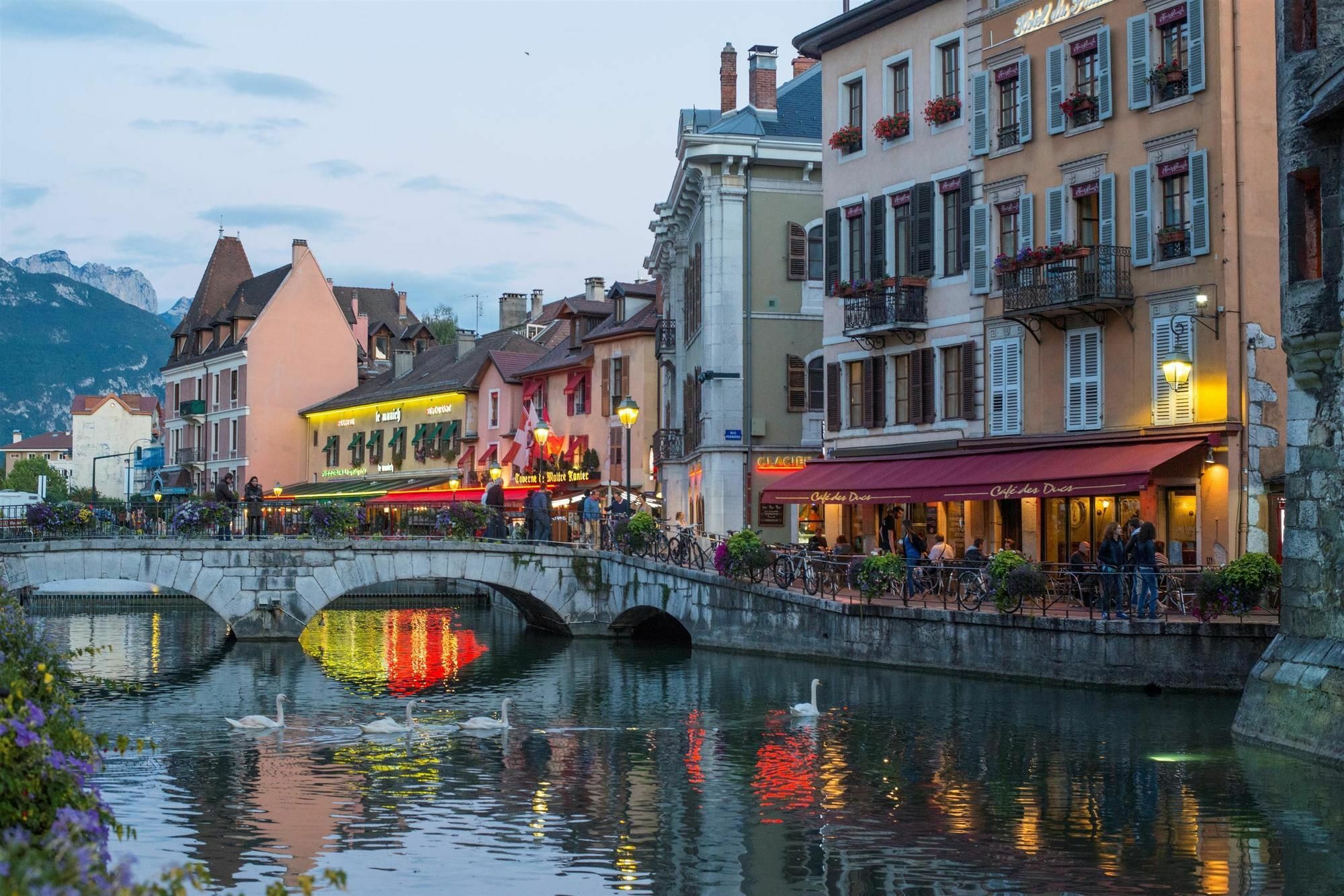 מלון Campanile Annecy - Cran Gevrier מראה חיצוני תמונה
